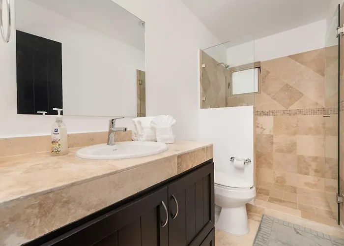 Modern In El Tezal, Peaceful, Secure & Minutes From Cabo Hotspots *