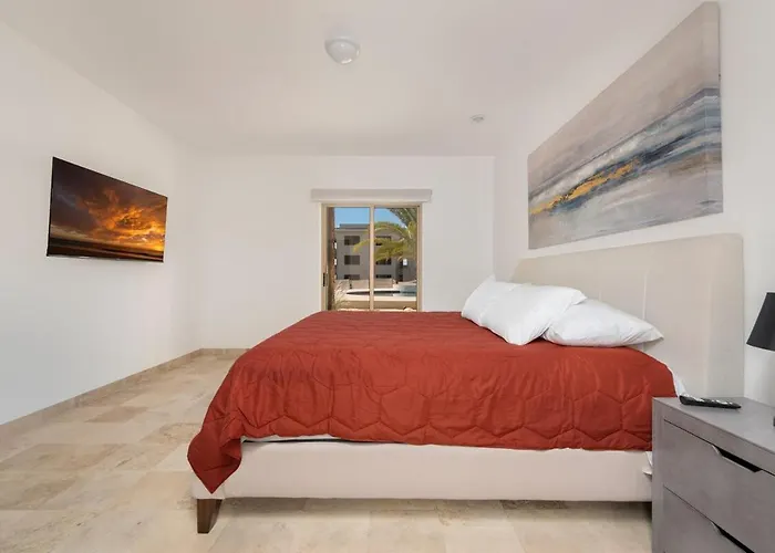 Modern In El Tezal, Peaceful, Secure & Minutes From Cabo Hotspots Apartment