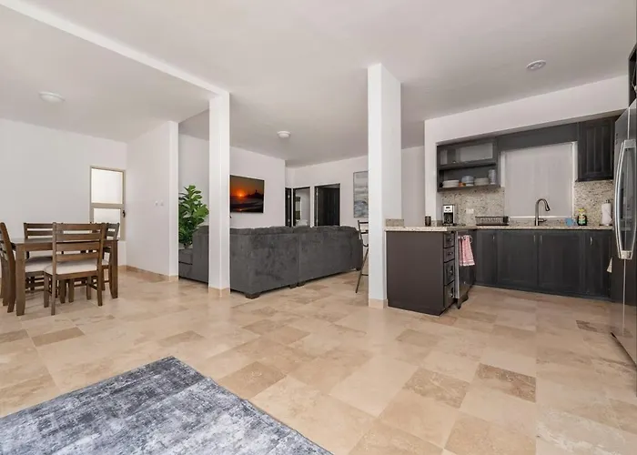 Modern In El Tezal, Peaceful, Secure & Minutes From Cabo Hotspots